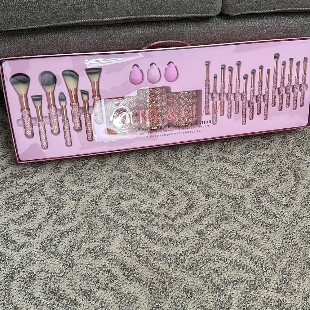 🎁🎀🩷NEW PINK BLING MAKEUP SET